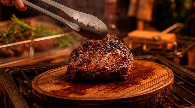 Descansar a Carne Antes de Cortar - O  Erro que Deixa seu Churrasco Seco